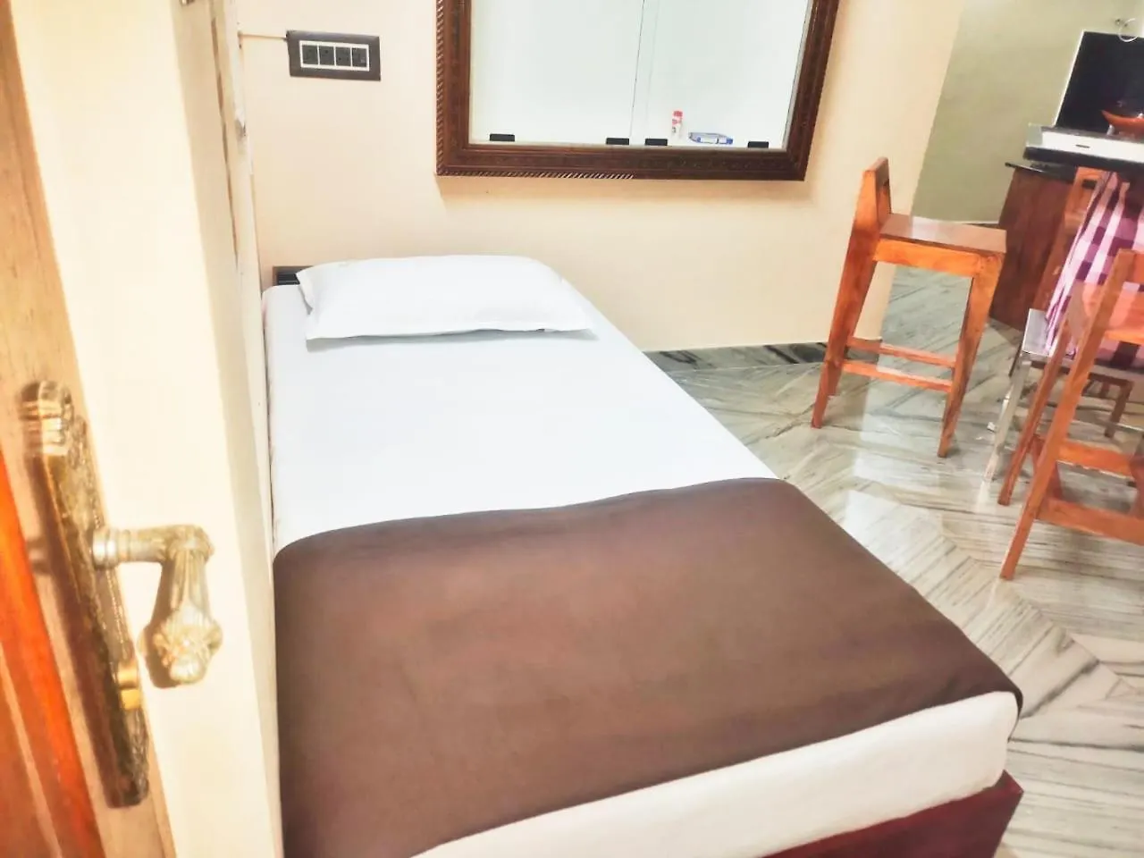 Nirappil Tourist Home Thiruvananthapuram